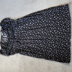 Juniors True Craft Black distressed Floral Shift Dress- Medium